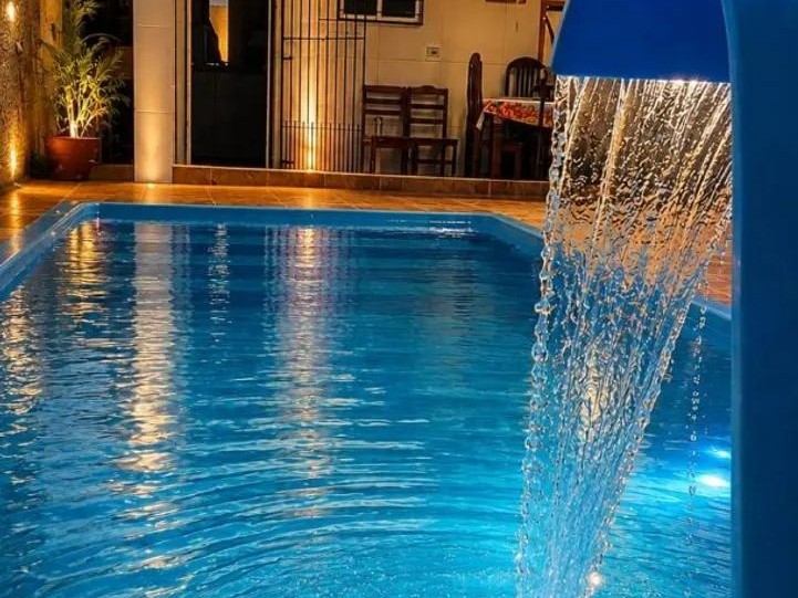Casa mobiliada com piscina! De sexta-feira a domingo por,700reais.